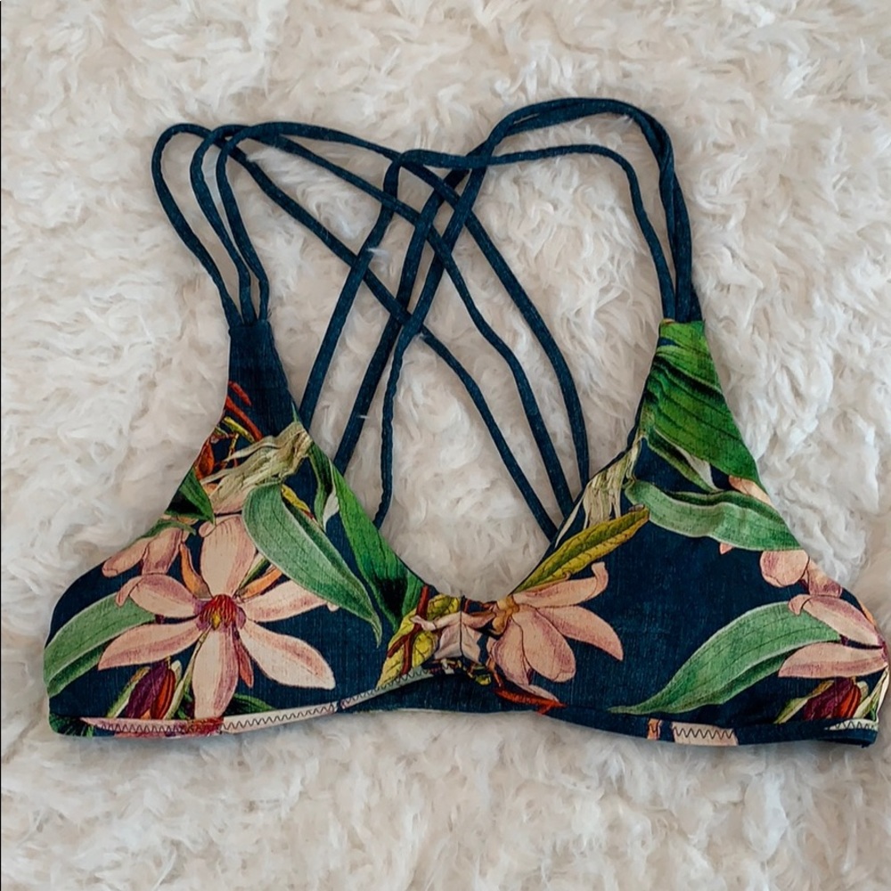 Tillys bikini top
